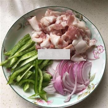 干锅有机花菜炒肉片的做法步骤2