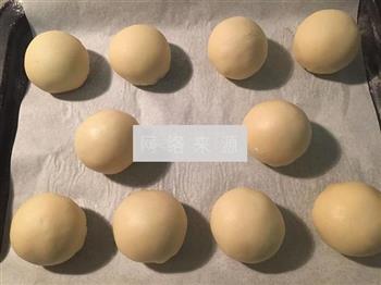 莲蓉蛋黄酥的做法步骤15