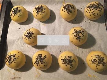 莲蓉蛋黄酥的做法步骤17