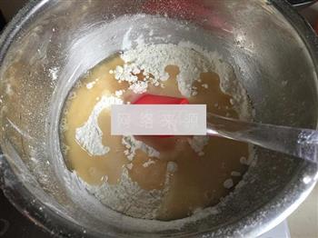 莲蓉蛋黄酥的做法步骤3