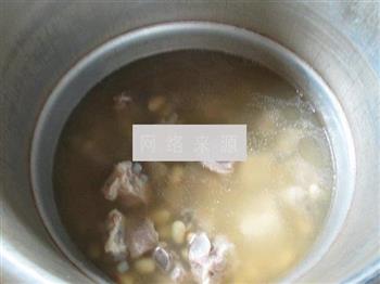 黄豆排骨汤的做法步骤6