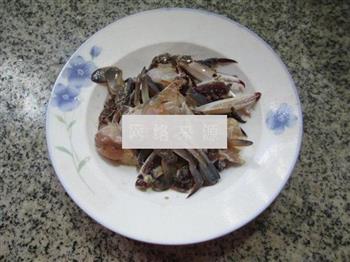 圆蛤煮螃蟹的做法图解2