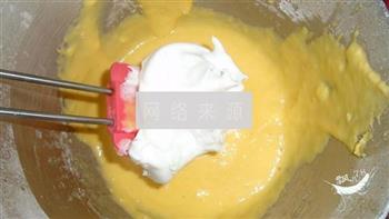 酸奶水果杯子蛋糕的做法步骤8