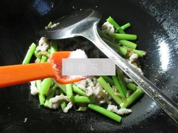 榨菜肉丝炒芦笋的做法步骤8
