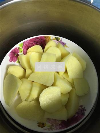 豉香麻辣土豆块的做法步骤1