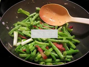 猪颈肉炒豇豆的做法步骤6