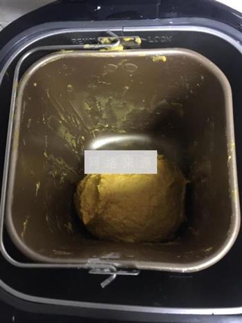 肉松南瓜面包的做法步骤1
