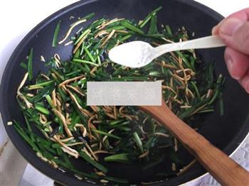 韭菜木耳炒豆干的做法步骤10