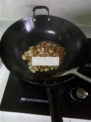 蚕豆炒肉的做法步骤4