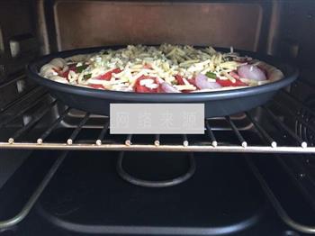 小洋葱培根披萨的做法步骤11
