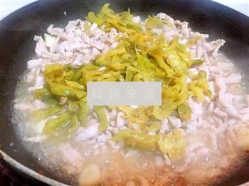 榨菜青椒炒肉丝的做法步骤8