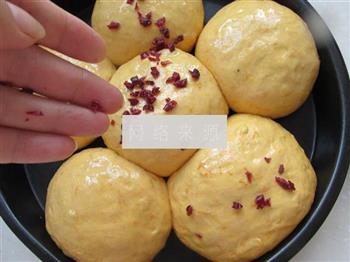 南瓜蔓越莓面包的做法步骤8