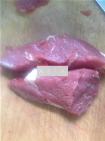 牛肉炒茭白的做法图解1