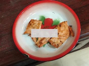 三文鱼咖喱炒饭的做法步骤3