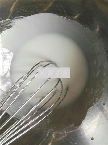 手绘奶油蛋糕卷的做法步骤1