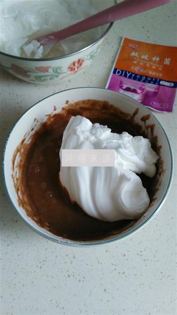 酸奶可可戚风蛋糕的做法步骤7