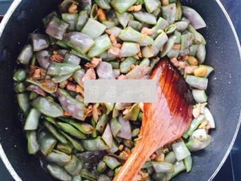 扁豆焖饭的做法步骤4