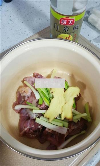 桃胶淮山炖羊肉的做法步骤1