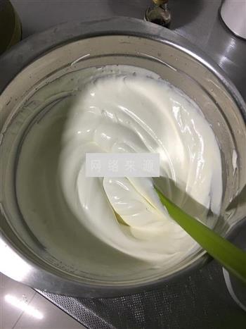 奶油霜裱花蛋糕的做法图解4