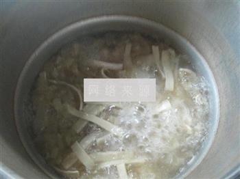 千张酸菜排骨汤的做法图解7