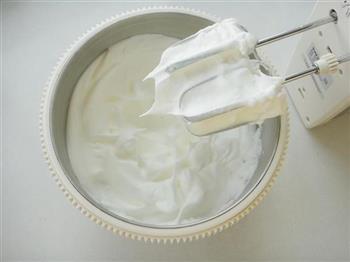 大白酸奶戚风蛋糕的做法步骤4