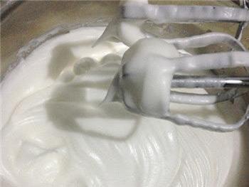 奶油霜裱花蛋糕的做法步骤2