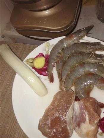 猪肉鲜虾馄饨的做法步骤1