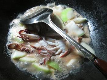 螃蟹煮蒲瓜的做法图解6