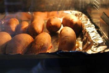 香甜烤箱版烤红薯的做法步骤3