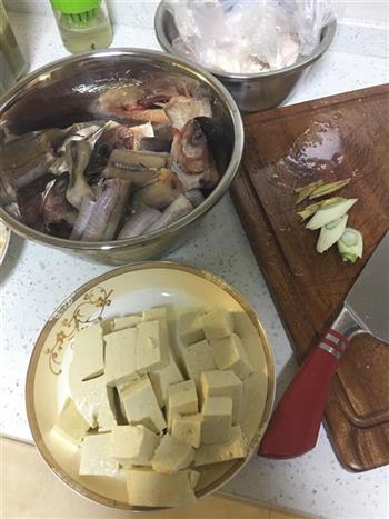 明太鱼炖豆腐的做法图解1
