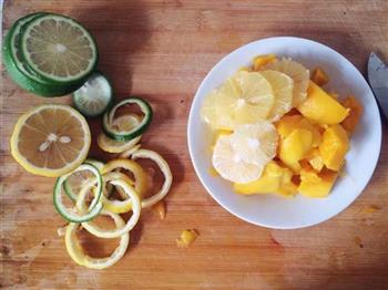 芒果柠檬奶昔的做法步骤2