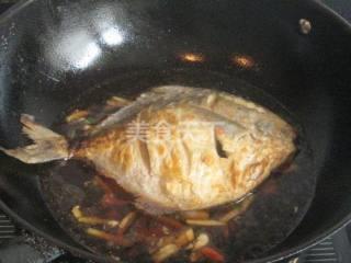 红烧鲳鱼的做法步骤8