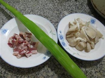 咸肉平菇炒莴笋的做法图解1