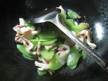咸肉平菇炒莴笋的做法步骤4