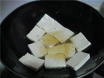 鱼头炖豆腐的做法步骤3
