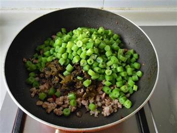 雪菜肉末炒四季豆的做法步骤7
