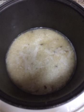 电饭煲版培根蘑菇焖饭的做法步骤5