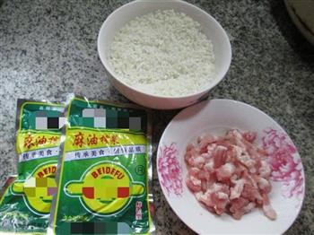 榨菜肉丝大米粥的做法步骤1