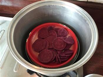 红糖紫薯汤圆糯米粥的做法步骤1