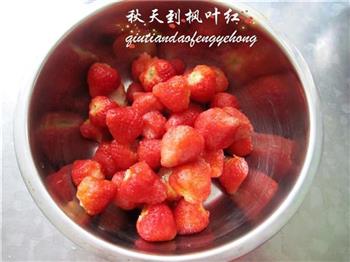 鲜榨草莓汁的做法步骤1
