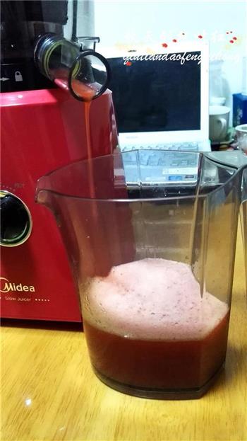 鲜榨草莓汁的做法步骤4