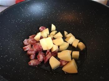 牛油果土豆腊肠焖饭的做法图解3