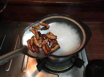 香菇鸡肉粥的做法步骤9