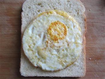 煎蛋香肠三明治的做法图解8