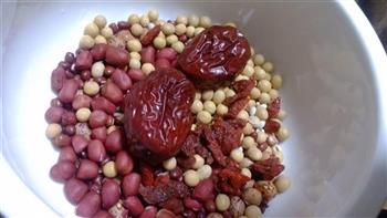 红枣西葫芦杂豆豆浆的做法步骤1