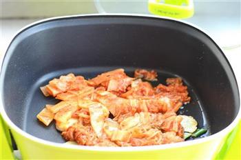 辣白菜海鲜锅的做法图解3