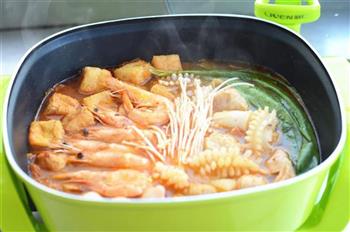 辣白菜海鲜锅的做法图解7