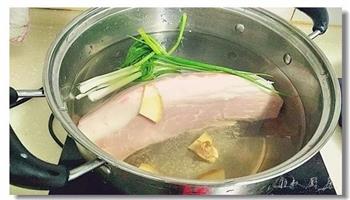 彩椒回锅肉的做法步骤1
