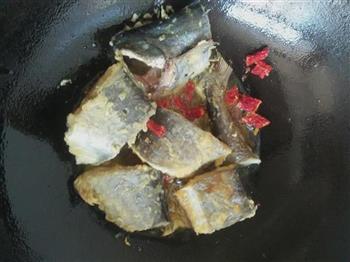 红烧鲅鱼的做法步骤3