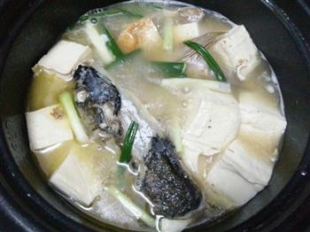 电饭煲豆腐鱼头汤的做法步骤3